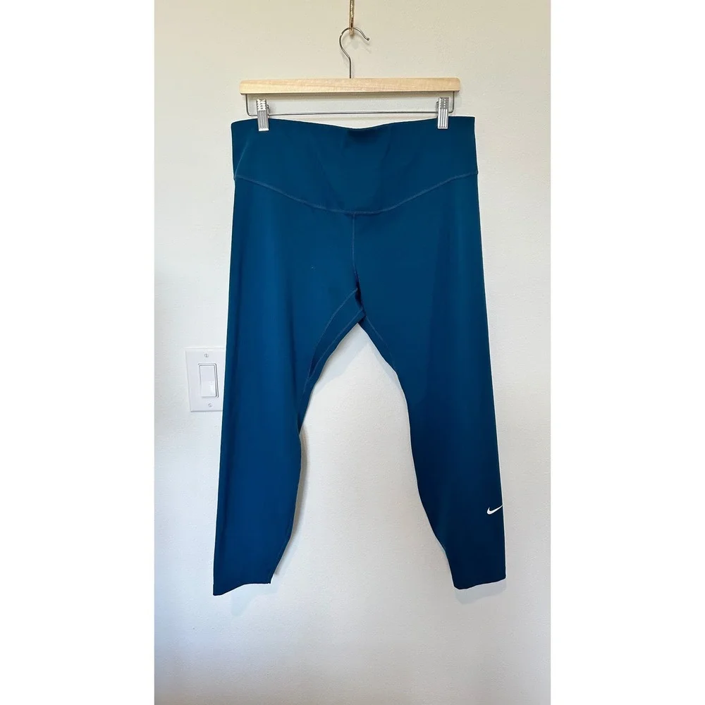Nike Dri-FIT Nike One Women's Mid-Rise Crop Leggings Tights Plus Size 1X